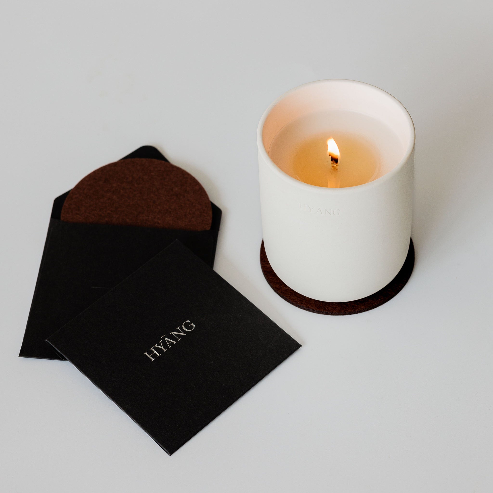 HYANG STUDIO Candles CANDLE 02 - The Wooden Chalet (Amber & Alpine Oak)